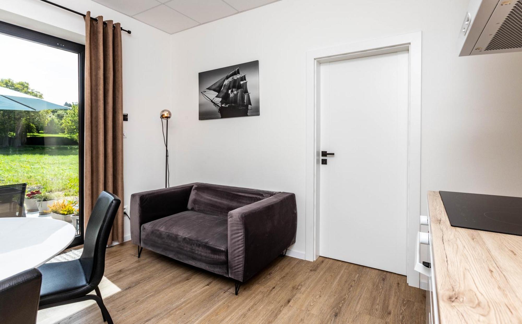 Sunny Apartment With Free Parking Zvolen Exterior photo