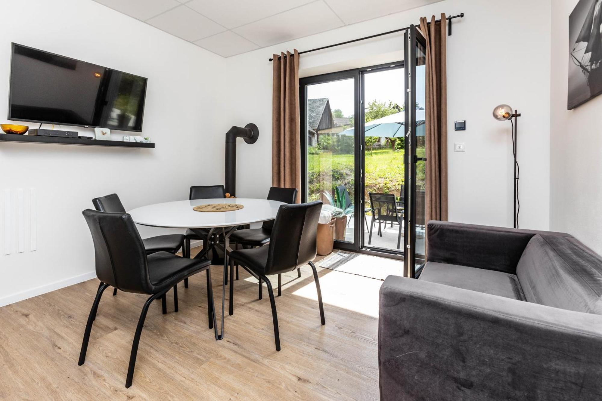 Sunny Apartment With Free Parking Zvolen Exterior photo